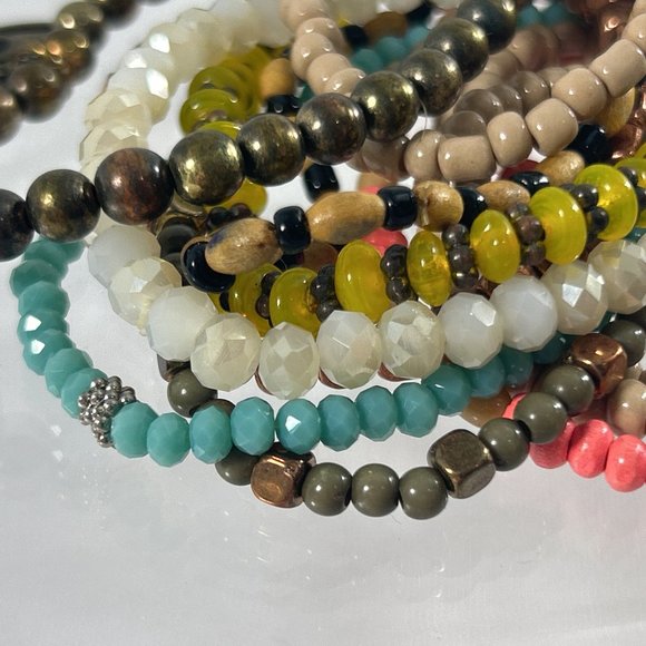 Lot 13 Small Beaded Lot Stretch Bracelets Multi Color Third Eye Chakra - Picture 8 of 9